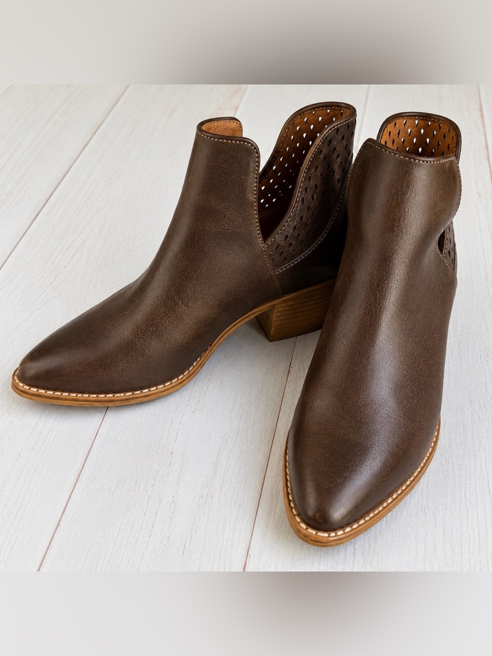 Beast Fashion Brown Western Ankle Boots Cutout Pointed Toe Size 8